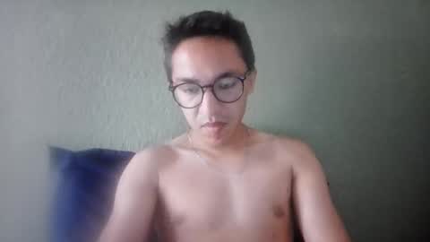 Snapshot of aleexrune chatting on 6, 5, 2026 aleexrune online show from 6, 5, 2026