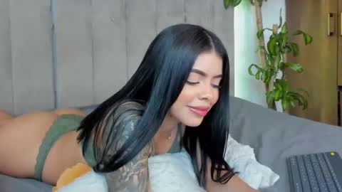 Snapshot of alegra_brown chatting on 23, 10, 2025 Alegra Brown online show from 23, 10, 2025