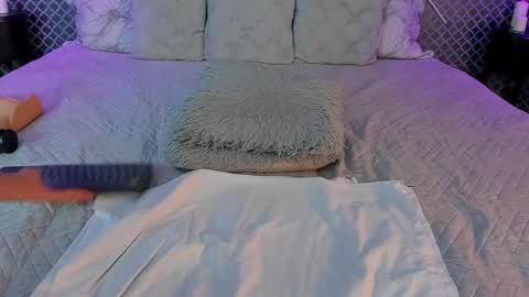 aleja_bloom online show from 14, 11, 2025