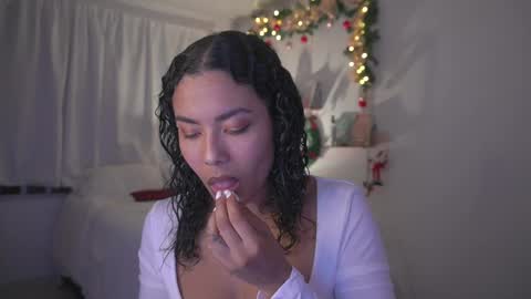 Snapshot of alejandra_kiss98 chatting on 17, 12, 2024 O.F alejandra h1998 stream 300 pm - 1100 pm online show from 17, 12, 2024