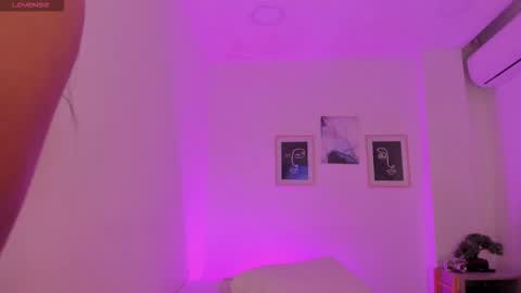 Alejandra online show from 3, 2, 2026