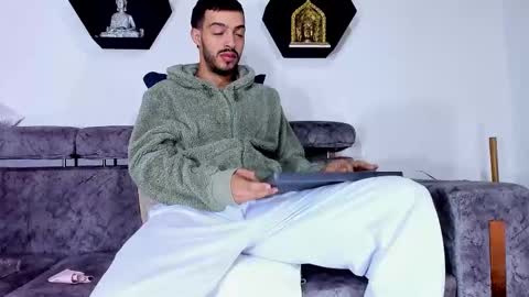 Snapshot of alejandro_zatroro chatting on 9, 2, 2026 ONLYFANS ALEJANDRO ZATRORO online show from 9, 2, 2026