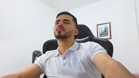 Snapshot of alejandroo_7 chatting on 4, 1, 2025 alejandroo_7 online show from 4, 1, 2025