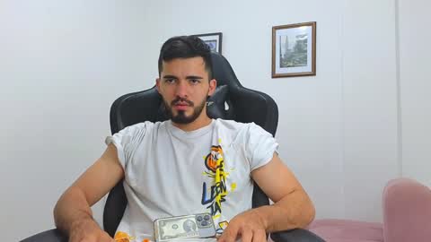 Snapshot of alejandroo_7 chatting on 2, 2, 2025 alejandroo_7 online show from 2, 2, 2025