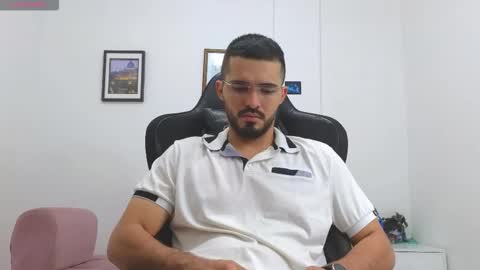 Snapshot of alejandroo_7 chatting on 13, 12, 2025 alejandroo_7 online show from 13, 12, 2025