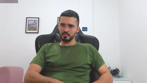 Snapshot of alejandroo_7 chatting on 17, 12, 2025 alejandroo_7 online show from 17, 12, 2025