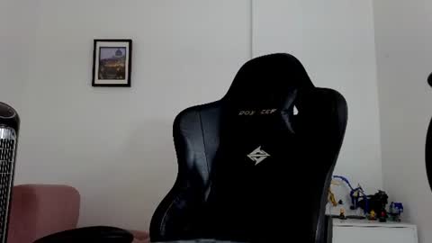Snapshot of alejandroo_7 chatting on 20, 7, 2026 alejandroo_7 online show from 20, 7, 2026