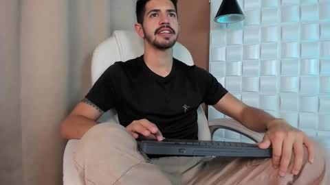 Snapshot of alejandrostorm chatting on 17, 10, 2025 Alejo online show from 17, 10, 2025