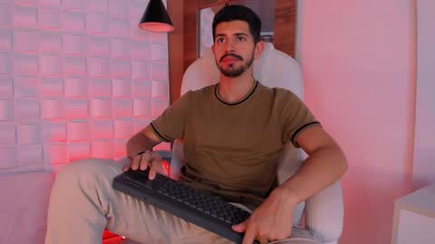 Snapshot of alejandrostorm chatting on 19, 10, 2025 Alejo online show from 19, 10, 2025