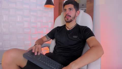 Snapshot of alejandrostorm chatting on 21, 10, 2025 Alejo online show from 21, 10, 2025