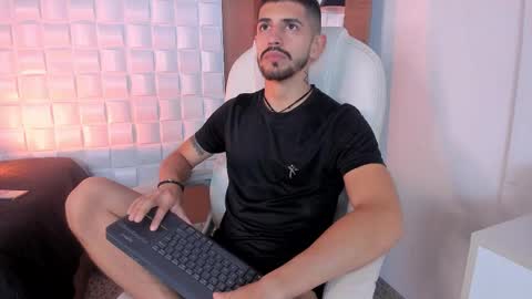 Snapshot of alejandrostorm chatting on 26, 10, 2025 Alejo online show from 26, 10, 2025