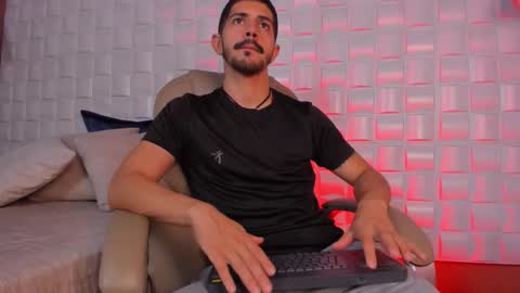 Alejo  online show from 24, 2, 2026