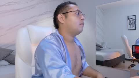 Alejandro  online show from 24, 2, 2026