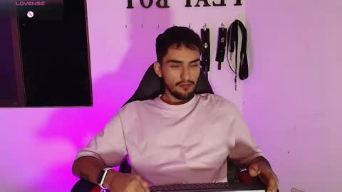 Snapshot of alekruizx chatting on 1, 10, 2025 Alek online show from 1, 10, 2025