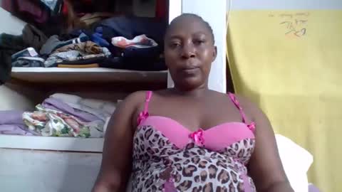 Snapshot of alesha_ chatting on 19, 10, 2025 Noreen Kennth and Emilly online show from 19, 10, 2025