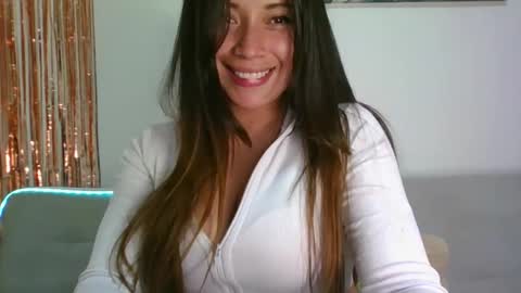 QUEEN OFF MILk  IM BACK  15 NOV online show from 29, 11, 2025