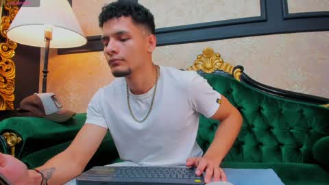 Snapshot of aless_king chatting on 4, 2, 2025 Alessandro King online show from 4, 2, 2025