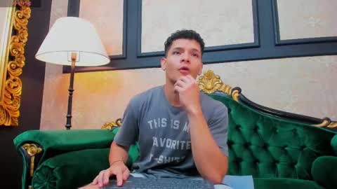 Snapshot of aless_king chatting on 5, 3, 2025 Alessandro King online show from 5, 3, 2025