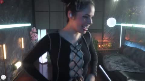 Snapshot of alessa_goreng chatting on 8, 11, 2025 Alessa Goreng online show from 8, 11, 2025