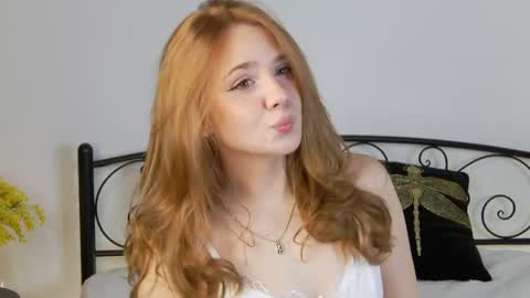 Snapshot of alessamay chatting on 15, 4, 2026 alessamay online show from 15, 4, 2026