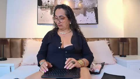 Snapshot of alessandraleroy chatting on 3, 6, 2026 Alessandra online show from 3, 6, 2026