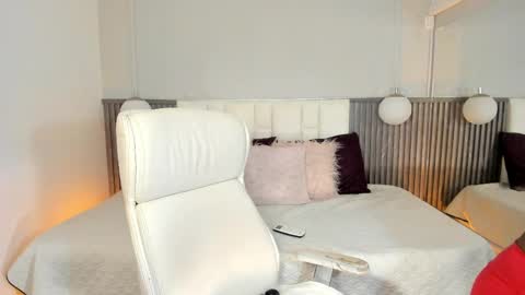 Yy  online show from 9, 4, 2026