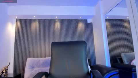 Snapshot of alessia_taylorr chatting on 26, 11, 2025 Alessia Everyday From 0530 to 1430 Col Time online show from 26, 11, 2025