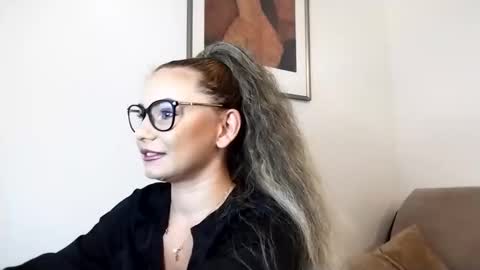 Snapshot of alessiacreed chatting on 5, 10, 2025 AlessiaCreed online show from 5, 10, 2025