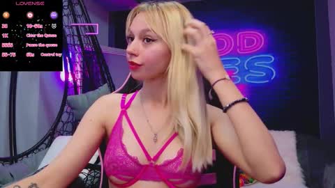 alessiacroft online show from 8, 11, 2025