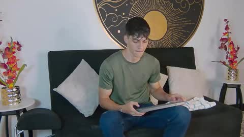 Alessio online show from 12, 11, 2025