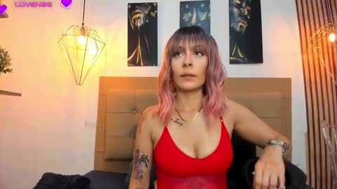 Snapshot of alesziarose chatting on 12, 9, 2025 Aleszia online show from 12, 9, 2025