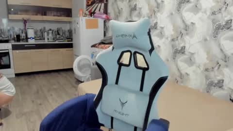 Aletta Oushen online show from 10, 11, 2025