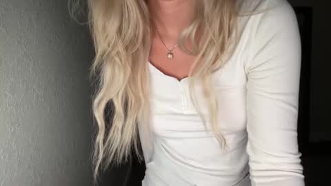 Snapshot of alex499990 chatting on 6, 11, 2025 alex online show from 6, 11, 2025