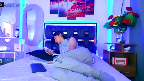 sneider online show from 25, 1, 2025