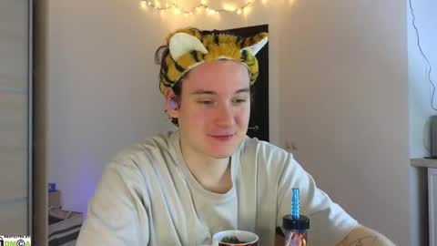 FAVORITE online show from 21, 2, 2025