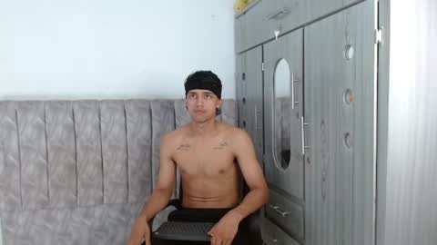 Snapshot of alex_martin47 chatting on 8, 4, 2026 alex online show from 8, 4, 2026