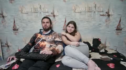 Alex and Sarah online show from 7, 11, 2025