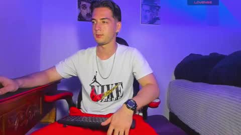 Snapshot of alex_smith0 chatting on 27, 2, 2025 online show from 27, 2, 2025