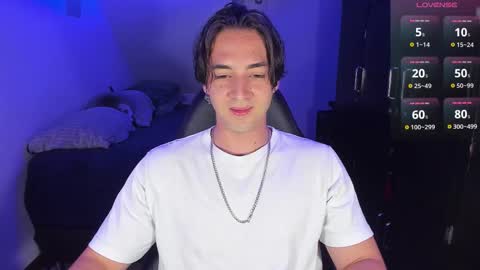 Snapshot of alex_smith0 chatting on 24, 9, 2025 online show from 24, 9, 2025