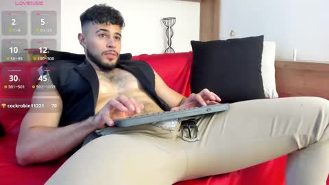 alex_wolf05 online show from 12, 4, 2026