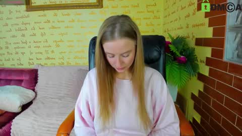 Snapshot of alexa_glory chatting on 9, 11, 2025 Alexa online show from 9, 11, 2025