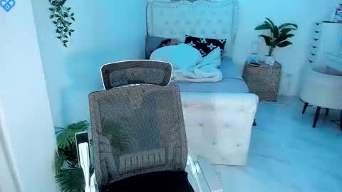 ALEXA    -    DONT FORGET TO FOLLOW AND RATE ME THUMBS UP online show from 5, 12, 2024