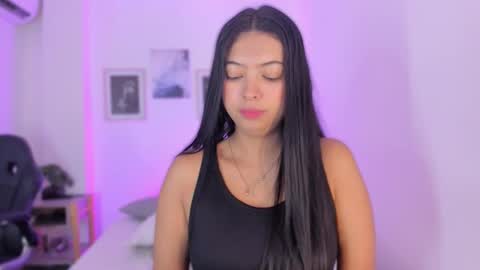 Snapshot of alexa_millers_ chatting on 8, 3, 2025 Alexa Millers online show from 8, 3, 2025