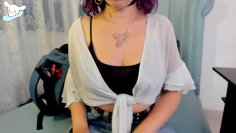 Snapshot of alexafoxy18 chatting on 4, 12, 2025 ALEXA online show from 4, 12, 2025