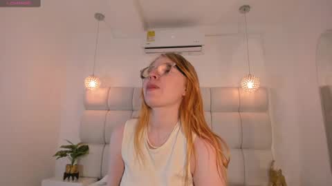 Snapshot of alexahandler chatting on 19, 10, 2025 Alexa Handler online show from 19, 10, 2025
