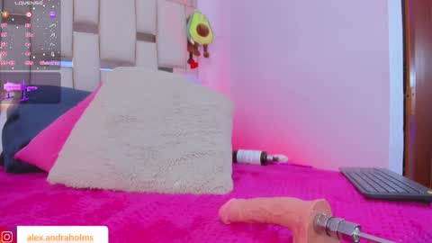 Snapshot of alexandra_holms1 chatting on 8, 11, 2025 alexandra_holms1 online show from 8, 11, 2025