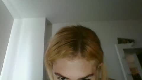 Snapshot of alexandra_paris21 chatting on 2, 6, 2026 alexandra_paris21 online show from 2, 6, 2026