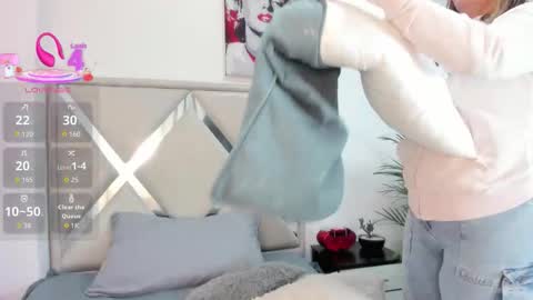 Snapshot of alexandra_torress chatting on 1, 2, 2026 alexandra online show from 1, 2, 2026