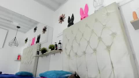 Alexa Smith  online show from 16, 1, 2025