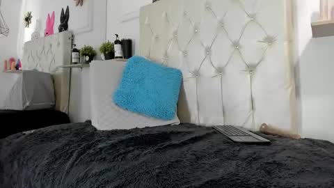 Alexa Smith  online show from 16, 1, 2025